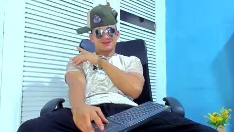 Snapshot of danii_scot chatting on February 10, 2025, 4:08 am Dani online show from February 10, 2025, 4:08 am