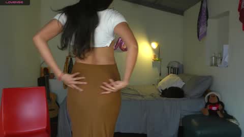 danalle .. online show from October 22, 2025, 9:36 pm