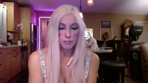 DanikaWhite69 online show from January 21, 2025, 6:00 am