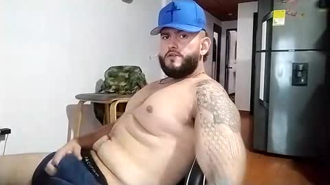 daniloh_xxx online show from October 28, 2025, 2:20 pm