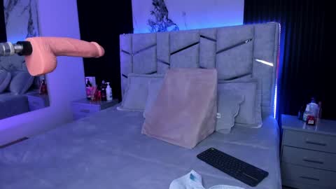 Snapshot of daniphoenixx chatting on January 18, 2025, 8:19 pm Dani Phonenix online show from January 18, 2025, 8:19 pm