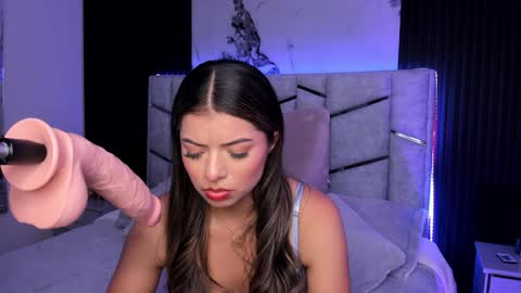 Snapshot of daniphoenixx chatting on January 27, 2025, 8:17 pm Dani Phonenix online show from January 27, 2025, 8:17 pm