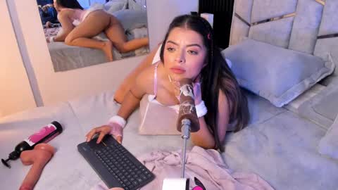 Snapshot of daniphoenixx chatting on February 23, 2025, 4:13 pm Dani Phonenix online show from February 23, 2025, 4:13 pm