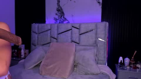 Snapshot of daniphoenixx chatting on February 24, 2025, 7:41 pm Dani Phonenix online show from February 24, 2025, 7:41 pm