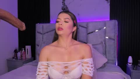 Snapshot of daniphoenixx chatting on March 5, 2025, 7:49 pm Dani Phonenix online show from March 5, 2025, 7:49 pm