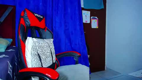 danisabrownn online show from March 17, 2026, 2:53 pm