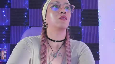Snapshot of danna__castle chatting on May 6, 2026, 5:14 am Dannacastle online show from May 6, 2026, 5:14 am