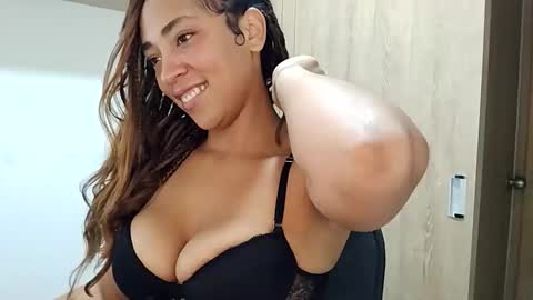 Danna  Ross online show from April 24, 2026, 1:41 am