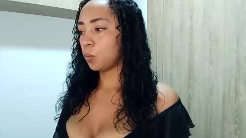 Snapshot of danna__ross chatting on June 2, 2026, 2:57 am Danna Ross online show from June 2, 2026, 2:57 am