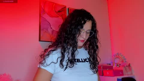 Danna Lovs online show from January 2, 2025, 2:35 pm