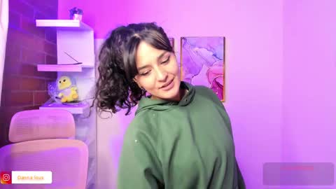 Danna Lovs online show from March 10, 2025, 11:32 am