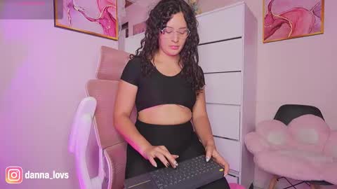 Danna Lovs online show from October 10, 2025, 5:34 pm