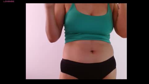 Danna online show from November 1, 2025, 3:47 pm