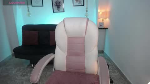 Snapshot of danna_rouse_ chatting on January 9, 2026, 10:22 pm Danna online show from January 9, 2026, 10:22 pm