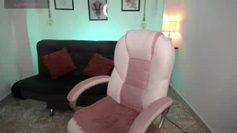 Snapshot of danna_rouse_ chatting on January 15, 2026, 10:02 pm Danna online show from January 15, 2026, 10:02 pm