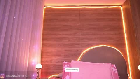 Danna Berlin  online show from February 12, 2026, 7:20 pm