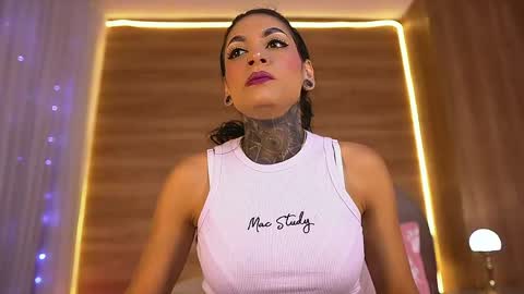 Danna Berlin  online show from April 1, 2026, 7:11 pm