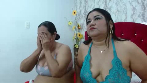 dannalanegra2 online show from October 6, 2025, 5:54 pm
