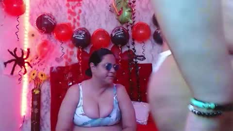 dannalanegra2 online show from October 13, 2025, 5:24 pm
