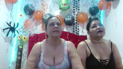 dannalanegra2 online show from October 16, 2025, 5:47 pm