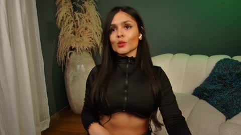 Snapshot of dannalut chatting on February 3, 2025, 11:26 pm Danna online show from February 3, 2025, 11:26 pm