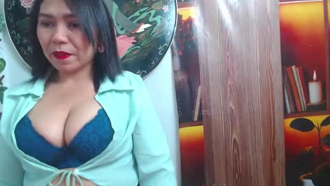 dannamomcerrat online show from September 18, 2025, 11:40 pm