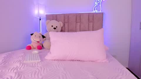 danna  online show from March 2, 2025, 11:20 pm