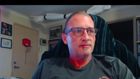dannozdirekt online show from May 11, 2026, 5:43 pm