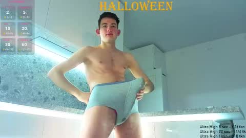 Snapshot of danny__magic chatting on October 29, 2025, 1:57 pm danny__magic online show from October 29, 2025, 1:57 pm