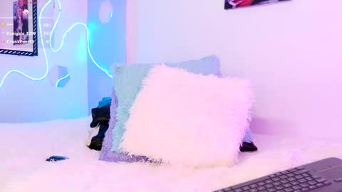 Snapshot of dannyhot__ chatting on October 15, 2025, 8:25 am Danny online show from October 15, 2025, 8:25 am