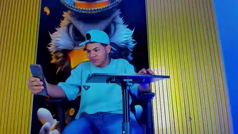 dante_brown1 online show from November 16, 2025, 12:11 pm