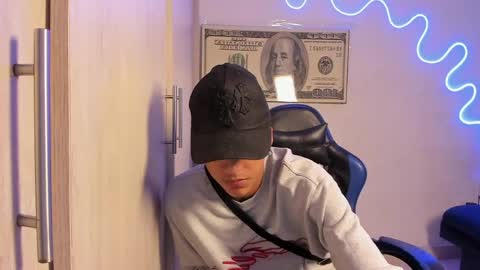 Snapshot of dante_martinez1 chatting on April 24, 2026, 9:39 pm dante_martinez1 online show from April 24, 2026, 9:39 pm