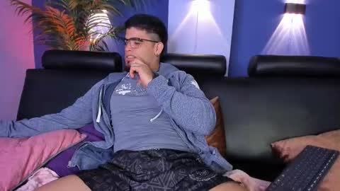 Snapshot of dantetargaryen chatting on March 22, 2026, 4:49 am Dante online show from March 22, 2026, 4:49 am