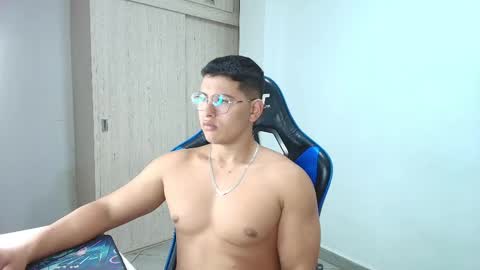 Snapshot of dantraxx chatting on January 4, 2025, 9:31 pm Dantraxx online show from January 4, 2025, 9:31 pm