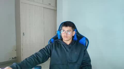 Snapshot of dantraxx chatting on February 19, 2025, 1:08 am Dantraxx online show from February 19, 2025, 1:08 am