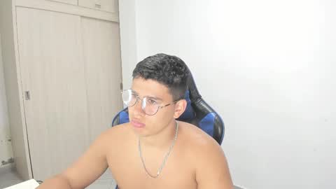 Snapshot of dantraxx chatting on February 21, 2025, 6:48 pm Dantraxx online show from February 21, 2025, 6:48 pm