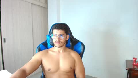 Snapshot of dantraxx chatting on September 24, 2025, 4:21 pm Dantraxx online show from September 24, 2025, 4:21 pm