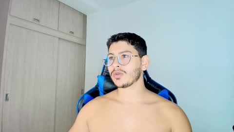 Snapshot of dantraxx chatting on December 18, 2025, 4:18 am Dantraxx online show from December 18, 2025, 4:18 am