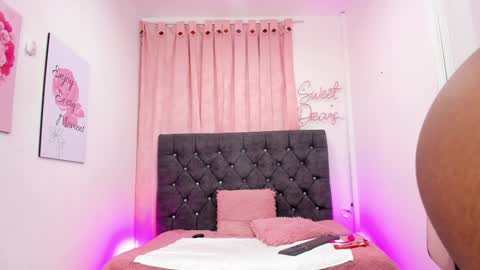 hi im DanyBest Squirter here on cb online show from December 25, 2024, 6:52 am