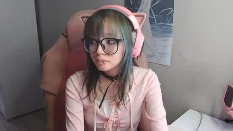 danyelleeyermann online show from May 20, 2026, 1:06 pm