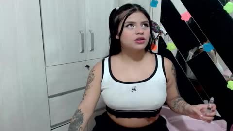 daphne877046 online show from November 14, 2025, 8:07 pm