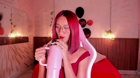 Daphne online show from October 28, 2025, 3:21 am