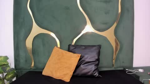 daphne_culeht online show from April 30, 2026, 9:19 pm