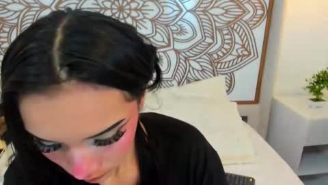 Daphne online show from October 16, 2025, 2:07 pm
