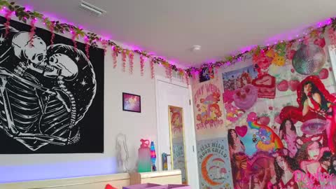 Daphne Madison online show from March 11, 2025, 2:29 pm