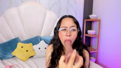 Snapshot of daphnevalucci chatting on April 14, 2026, 5:02 am daphnevalucci online show from April 14, 2026, 5:02 am