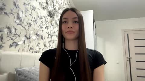 Lina online show from February 28, 2026, 6:58 am