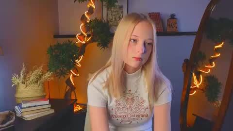 Kami online show from October 19, 2025, 4:13 am