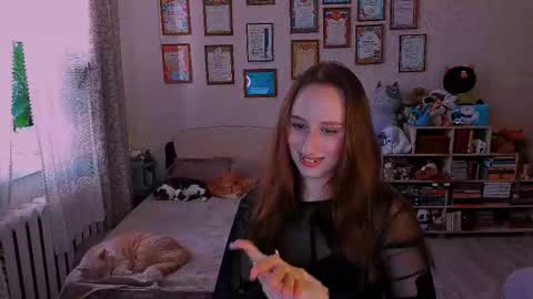 Darcy Siren online show from February 18, 2025, 8:27 am