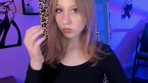 Daria Tate online show from September 17, 2025, 11:34 am